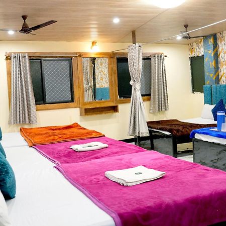 Hotel Mahalok Palace Ujjain Eksteriør bilde
