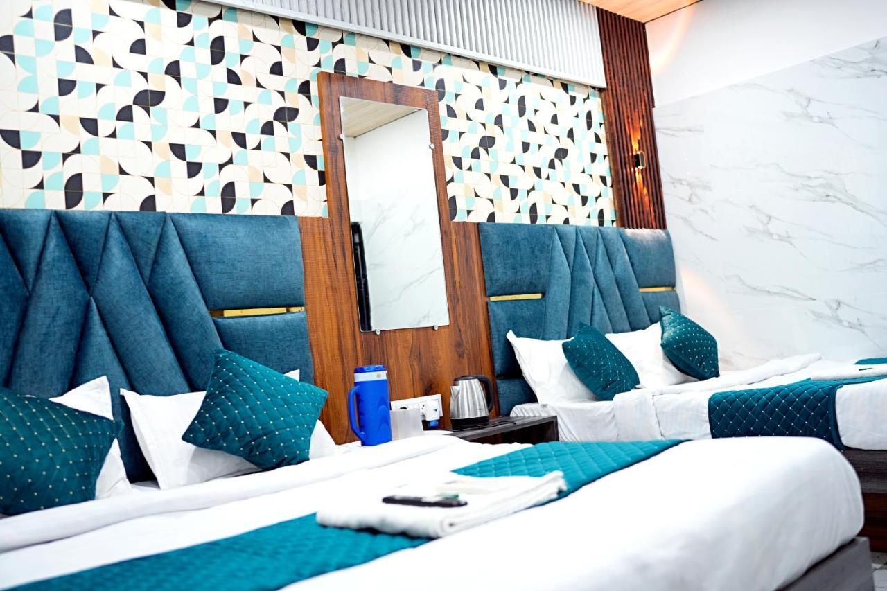 Hotel Mahalok Palace Ujjain Eksteriør bilde