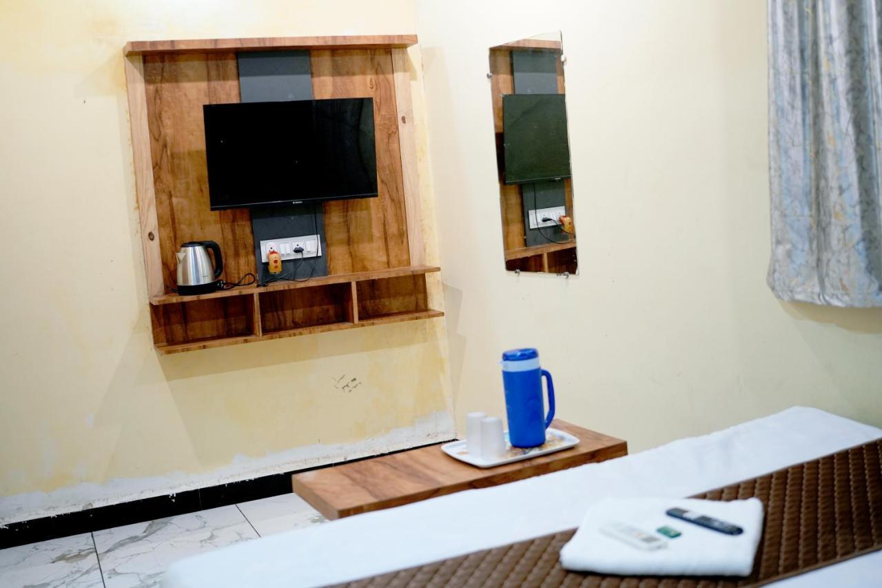 Hotel Mahalok Palace Ujjain Eksteriør bilde