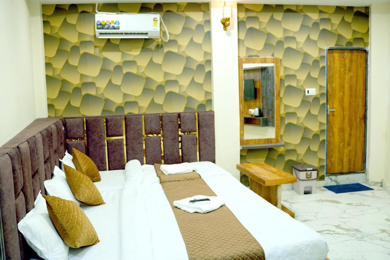 Hotel Mahalok Palace Ujjain Eksteriør bilde