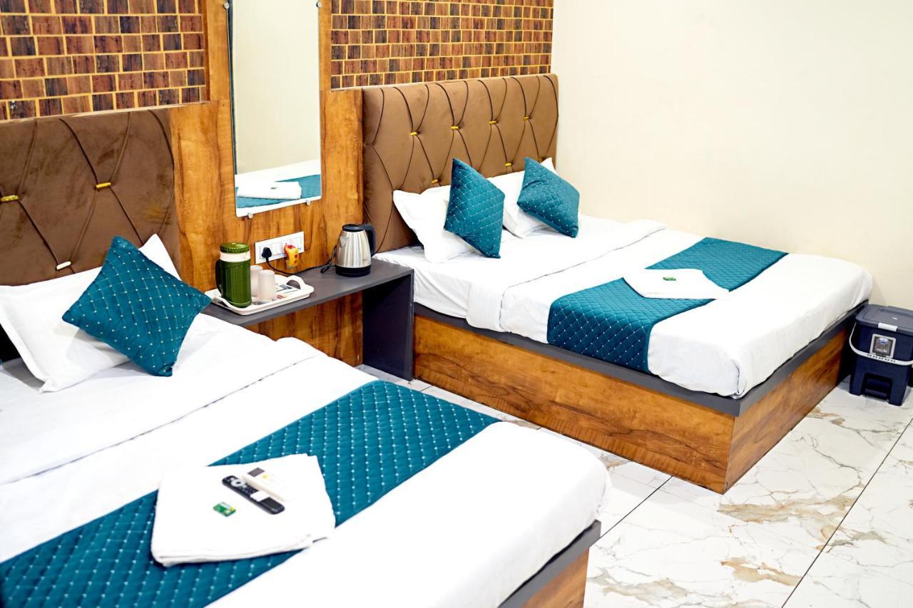 Hotel Mahalok Palace Ujjain Eksteriør bilde