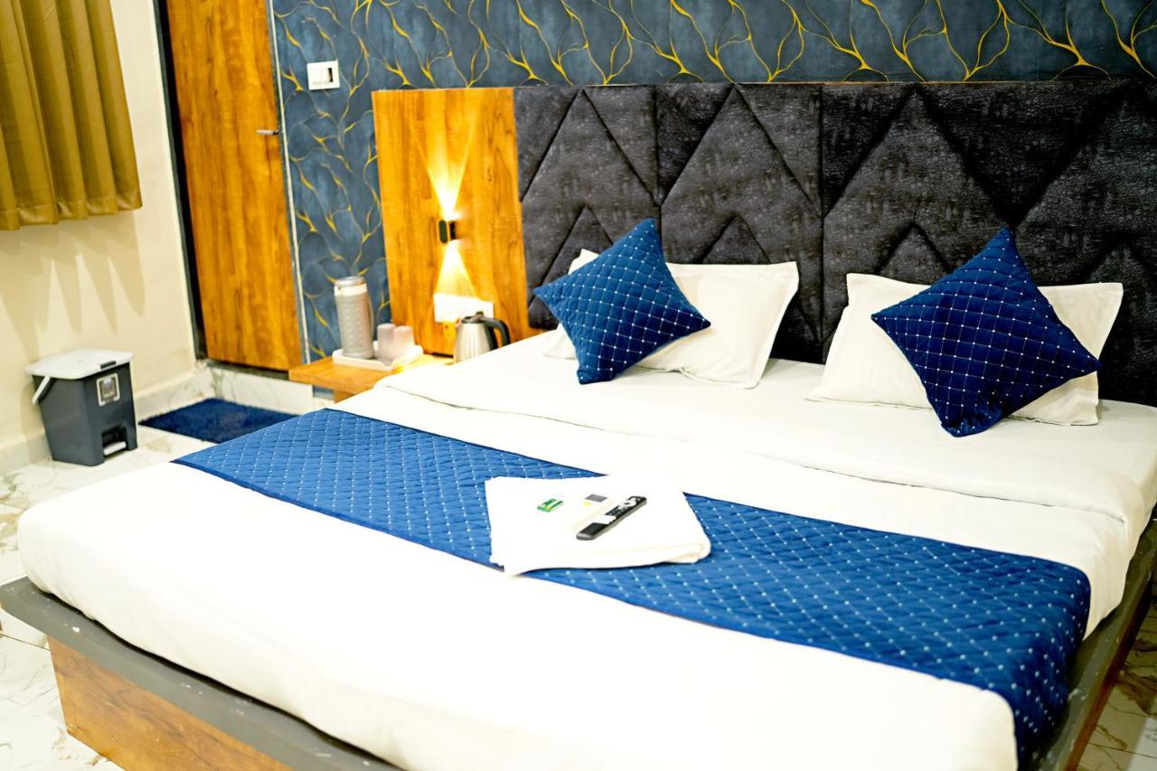 Hotel Mahalok Palace Ujjain Eksteriør bilde